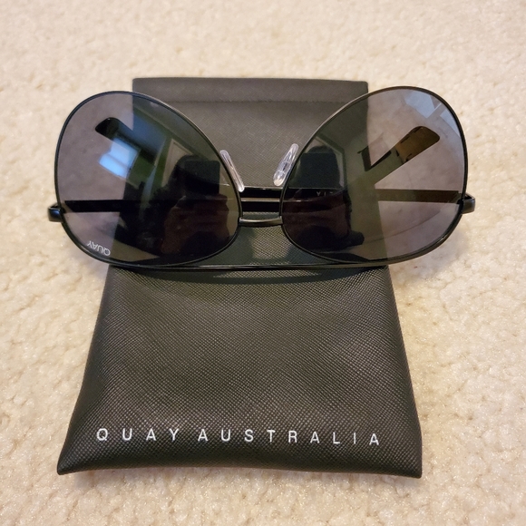 Quay Australia Accessories - ⭐️Quay Australia Aviator style sunglasses